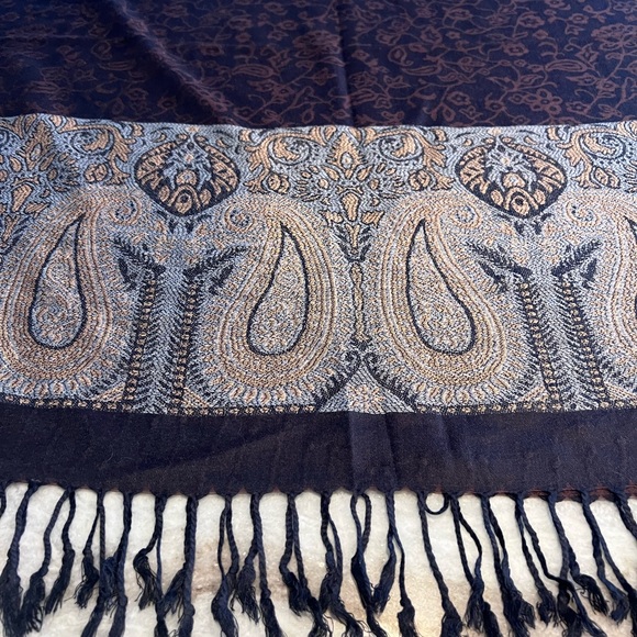 Cashmere Scarf - Picture 5 of 8